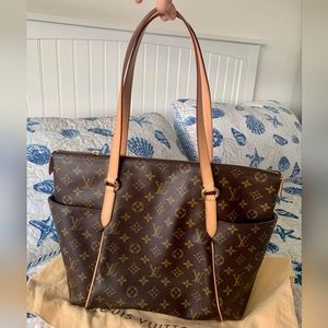 LV Monogram MM Totally
